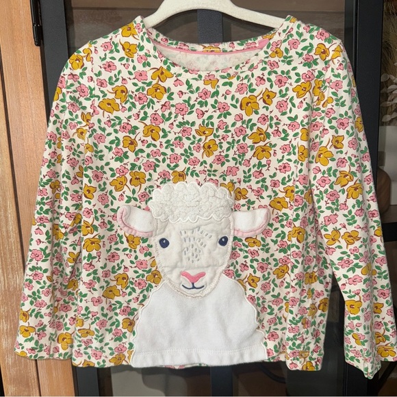 Mini Boden Other - Mini Boden floral Lamb Appliqué long sleeve tee sweater 3D Farm sheep toddler